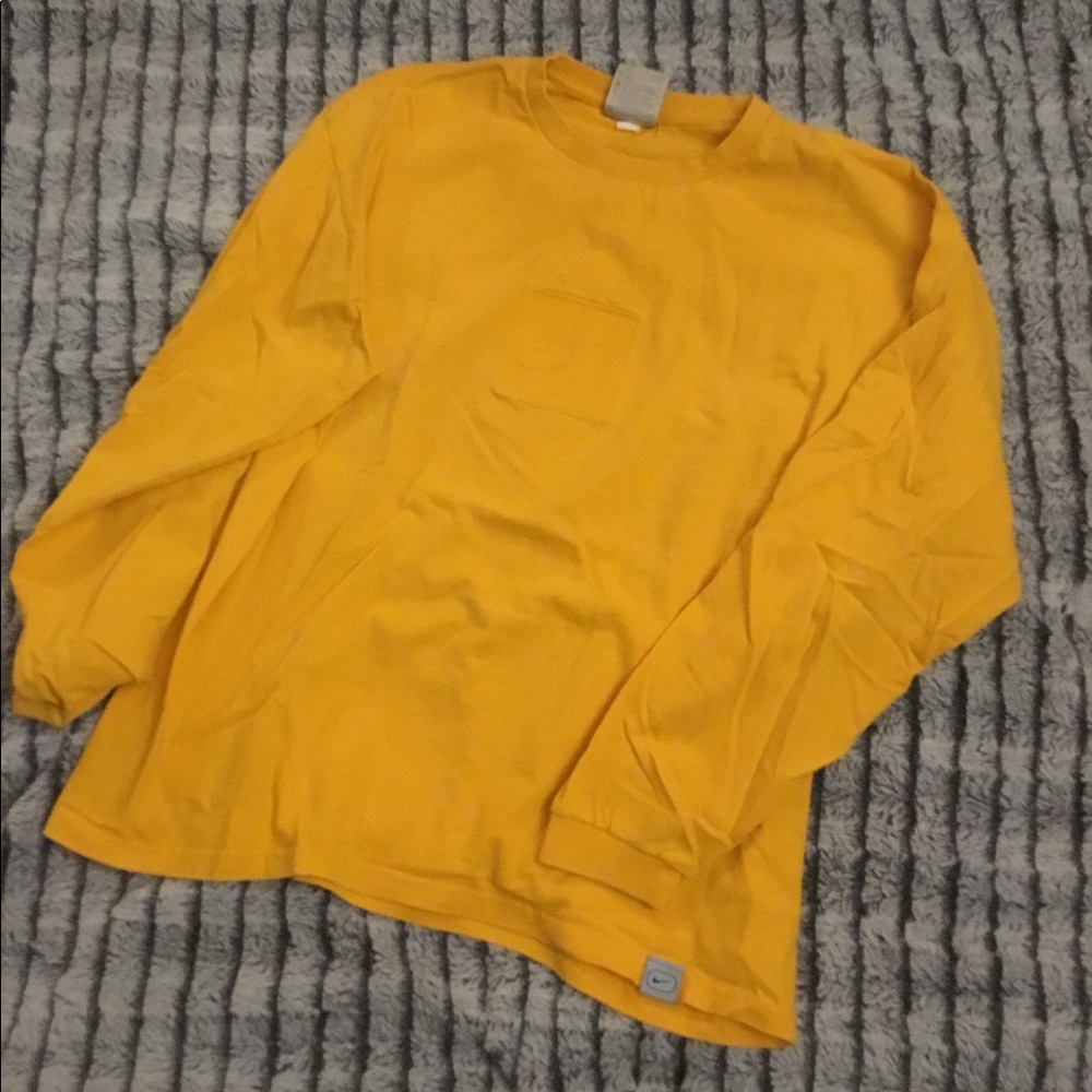 Men’s Nike shirt